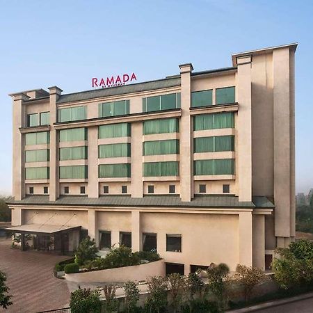 מלון Ramada By Wyndham New Delhi Pitampura מראה חיצוני תמונה