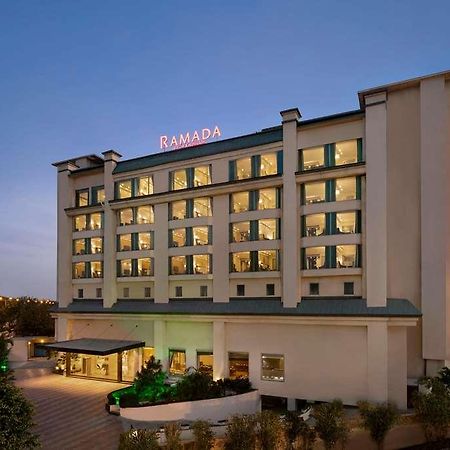 מלון Ramada By Wyndham New Delhi Pitampura מראה חיצוני תמונה