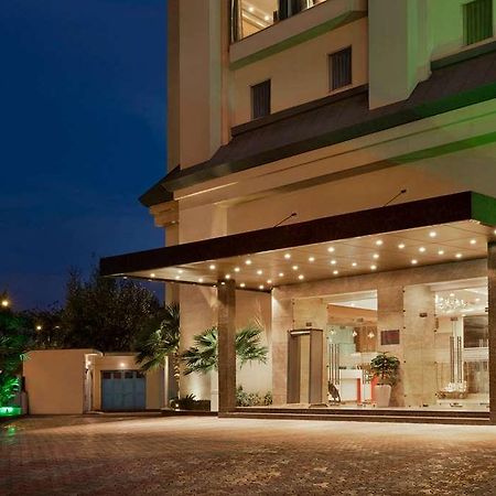 מלון Ramada By Wyndham New Delhi Pitampura מראה חיצוני תמונה