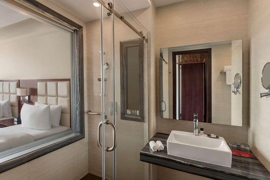 מלון Ramada By Wyndham New Delhi Pitampura מראה חיצוני תמונה