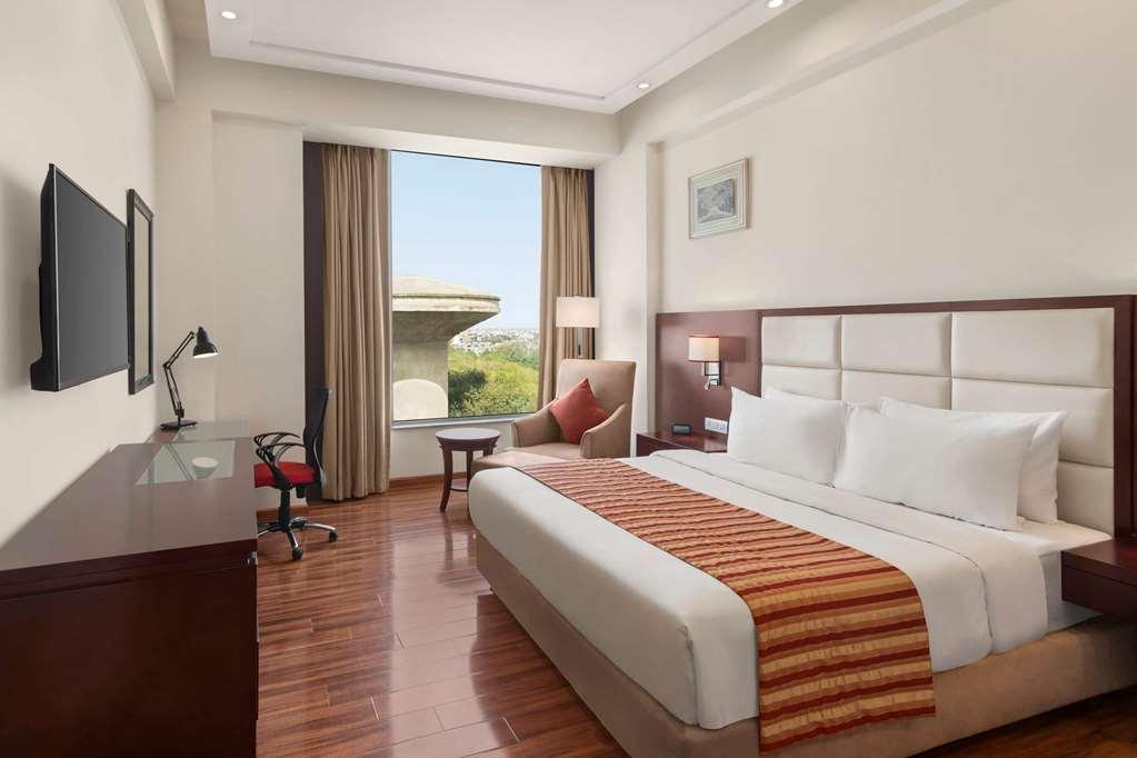 מלון Ramada By Wyndham New Delhi Pitampura חדר תמונה